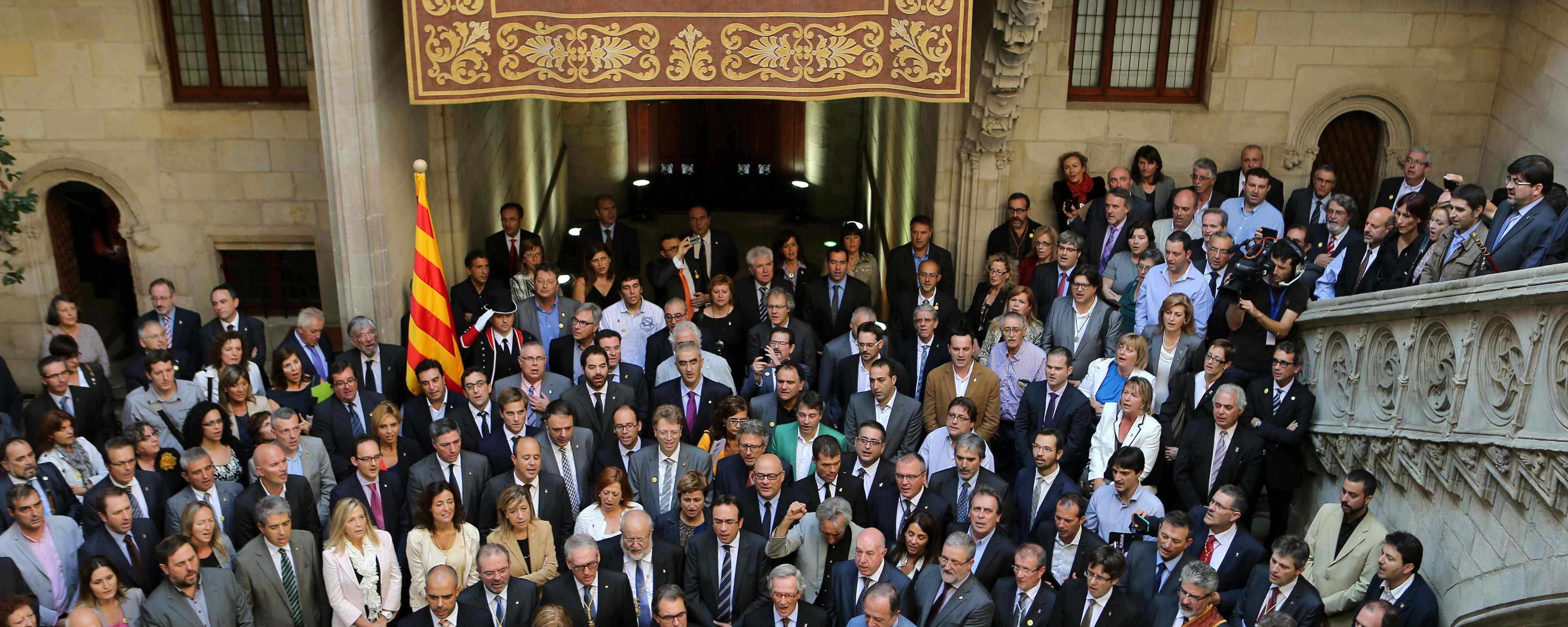 PRESIDENTE CATALÁN ARTUR MAS RECIBE ALCALDES