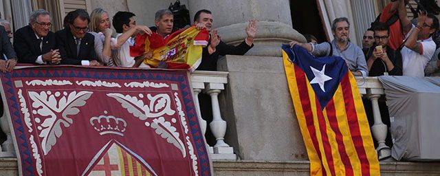 guerrabanderasayuntamiento